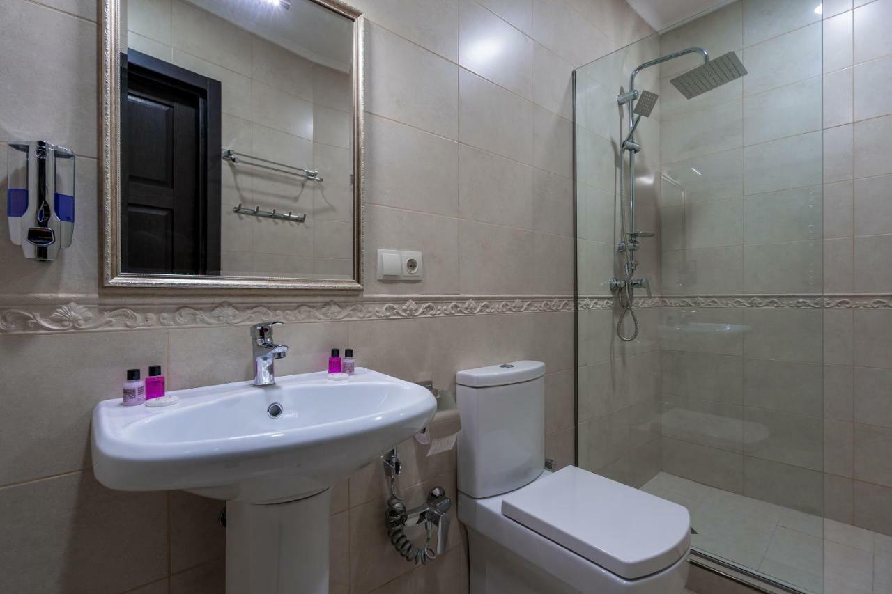 Golden Light Hotel Тбилиси Екстериор снимка