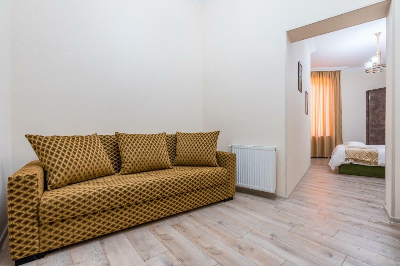 Golden Light Hotel Тбилиси Екстериор снимка