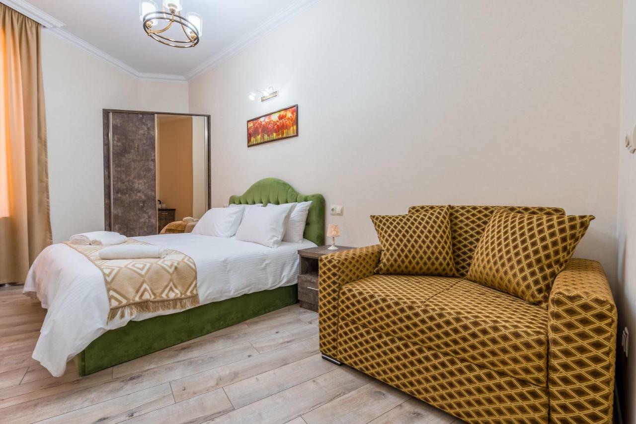 Golden Light Hotel Тбилиси Екстериор снимка