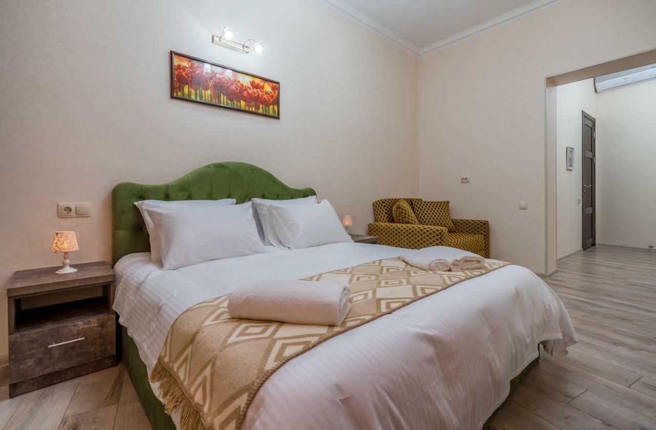 Golden Light Hotel Тбилиси Екстериор снимка