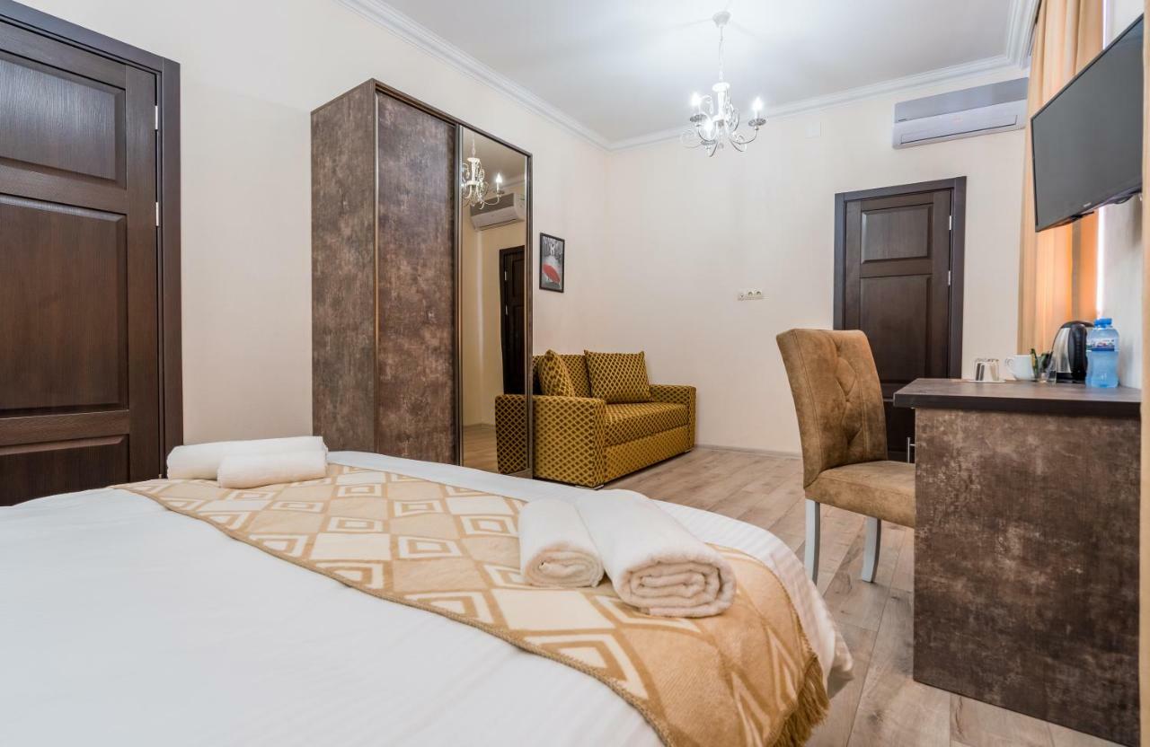 Golden Light Hotel Тбилиси Екстериор снимка