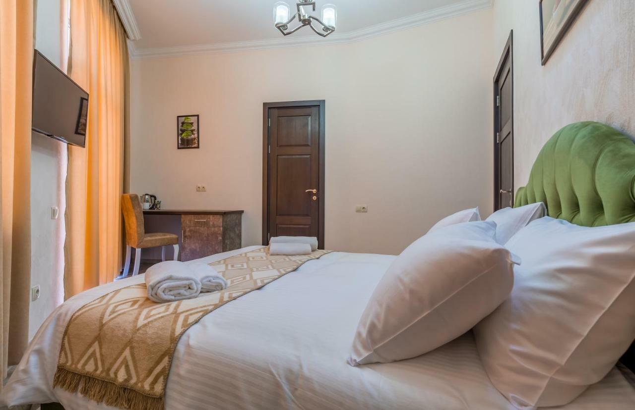Golden Light Hotel Тбилиси Екстериор снимка