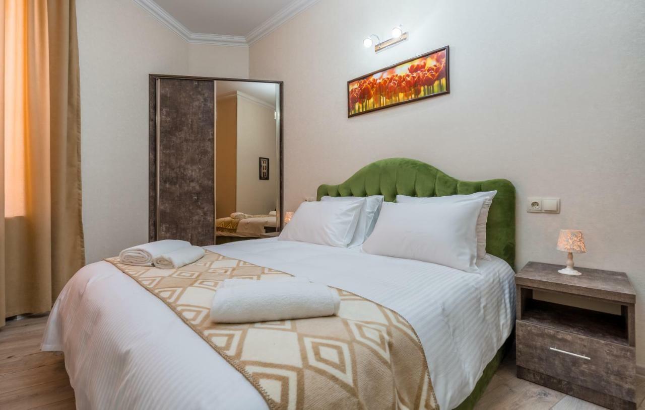 Golden Light Hotel Тбилиси Екстериор снимка