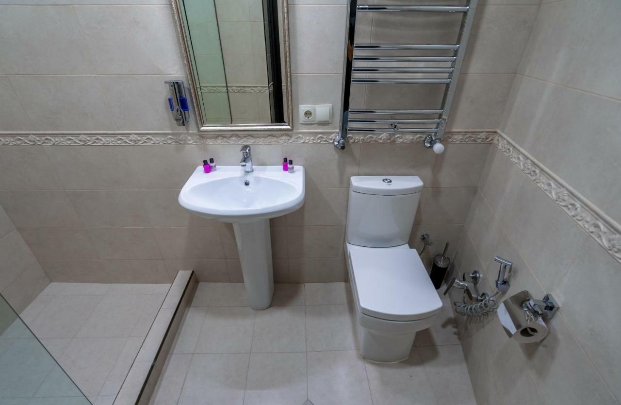 Golden Light Hotel Тбилиси Екстериор снимка