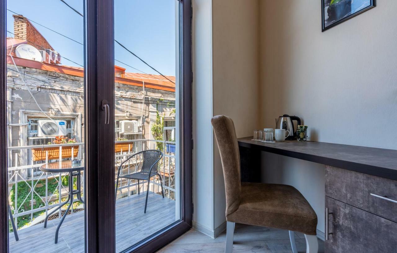 Golden Light Hotel Тбилиси Екстериор снимка