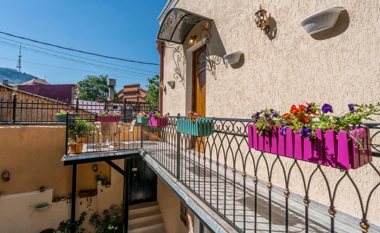 Golden Light Hotel Тбилиси Екстериор снимка